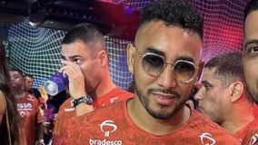 Teve francês na folia! Dimitri Payet marcou presença em camarote no Carnaval carioca