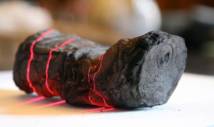 Pergaminhos carbonizados de quase 2 mil anos têm primeiras passagens completas decodificadas