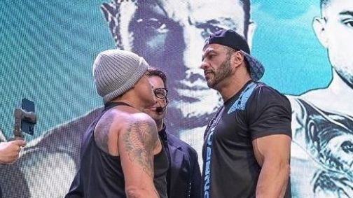 Popó e Bambam se encaram no anúncio da luta de boxa entre eles