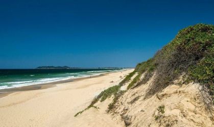Comissão do Senado analisa projeto que prevê que ocupação e invasão de praias se torne crime