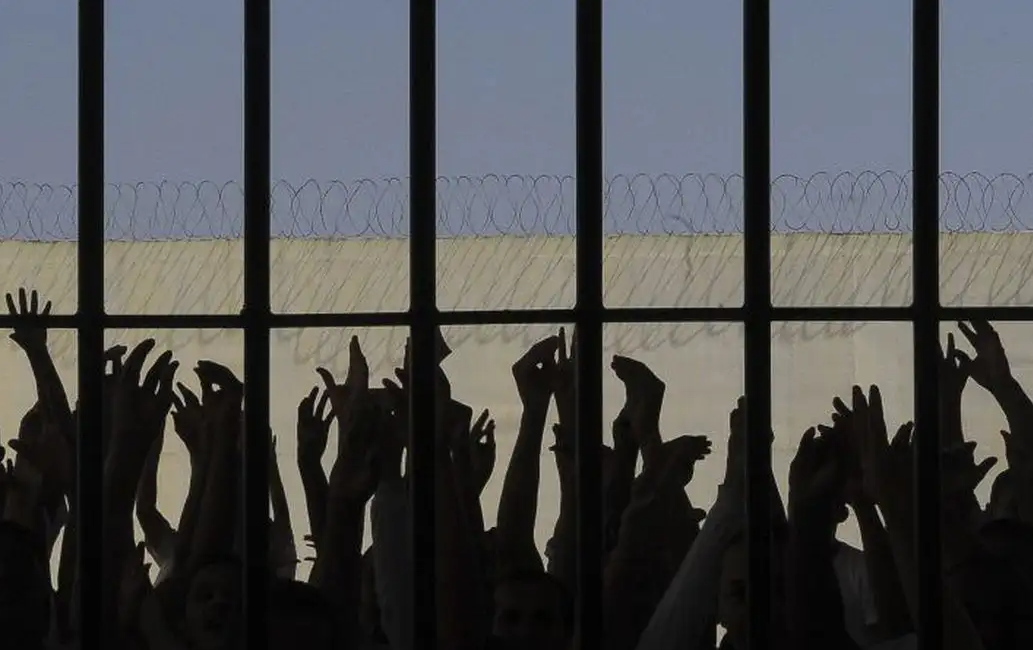 presos em penitenciaria