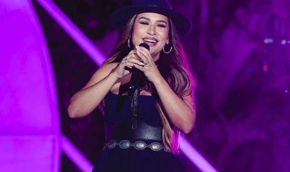 Simone Mendes lança DVD “Cantando Sua História” após turnê internacional
