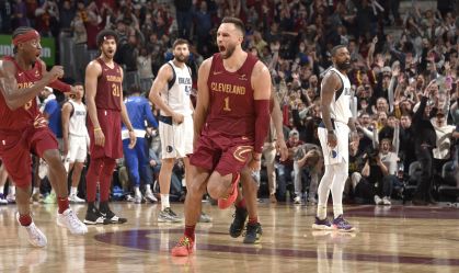 NBA: Com duas viradas em 8 segundos, cesta do meio da quadra dá vitória ao Cavs