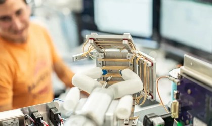 Pela 1ª vez na história, robô faz cirurgia guiado por IA sem ajuda humana
