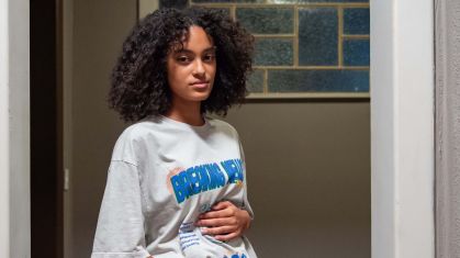 Teca em "Renascer" deu à luz bebê intersexo