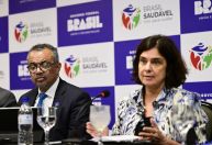 No Brasil, diretor-geral da OMS fala em “ressurgimento global” da dengue por conta de mudanças climáticas