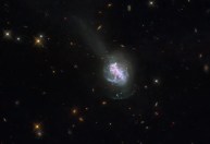 Nova imagem do telescópio Hubble mostra intensa explosão de formação estelar
