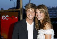 "The O.C": Mischa Barton revela que viveu romance secreto com Ben McKenzie