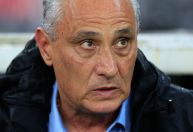 Tite se manifesta sobre Daniel Alves pela primeira vez após condenação