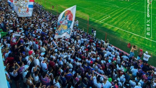 Torcedores do Fortaleza em treino aberto realizado neste sábado (24), na sede do clube