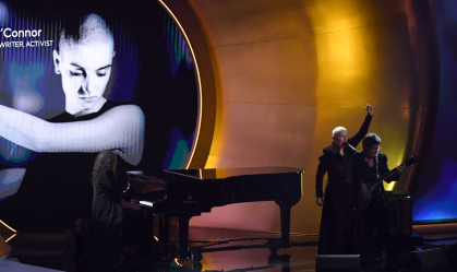 Annie Lennox prestou tributo à Sinéad O'Connor no Grammy 2024