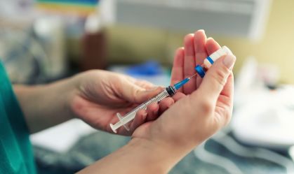 Vacina contra dengue protege contra hospitalização mesmo após 7 anos