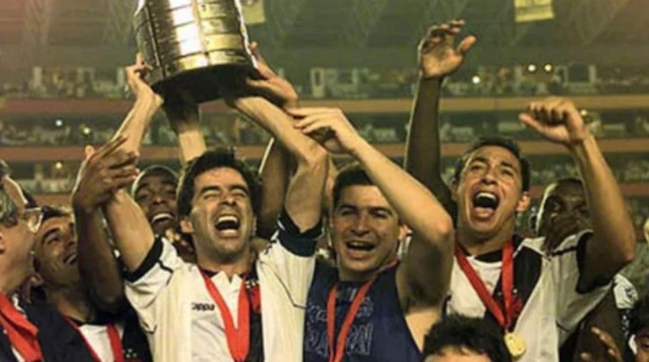 Vasco conquistou a Libertadores de 1998 em final sobre o Barcelona de Guayaquil