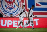 Sem Payet, Vasco bate Marcílio Dias por 3 a 1 e avança na Copa do Brasil