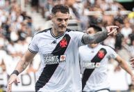 Vegetti supera própria marca de gols no Vasco em menos jogos em 2024