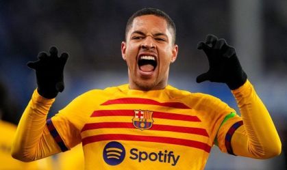 Mattos fala sobre compra de Vitor Roque e "fúria" de Ronaldo Fenômeno