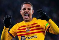 Aniversariante, Vitor Roque elege top 5 de lendas com três brasileiros; veja