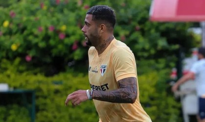 Atacante Wellington Rato em treino do São Paulo