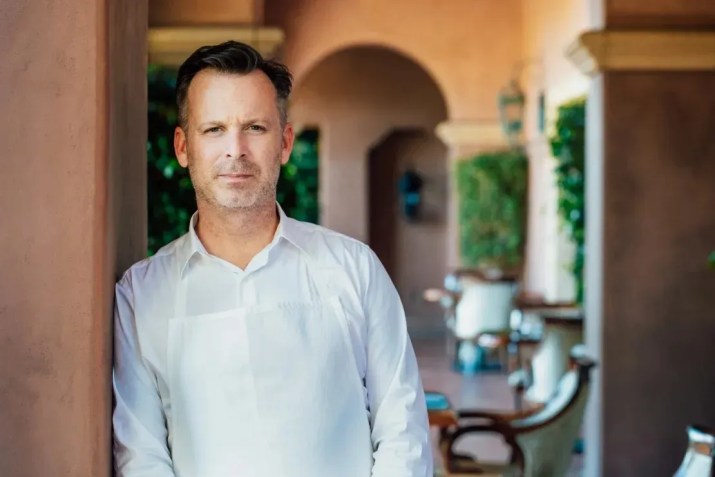William Bradley, chef executivo e diretor do Addison, um dos 13 restaurantes com três estrelas Michelin nos EUA, disse que muitos de seus clientes garantem uma reserva antes de planejarem sua viagem para San Diego / Lauren de Matteo