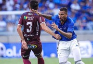 Zagueiro do Cruzeiro é zoado por esposa: 