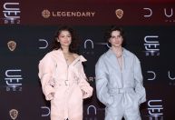 Zendaya e Chalamet usam looks iguais em nova première de "Duna: Parte 2"