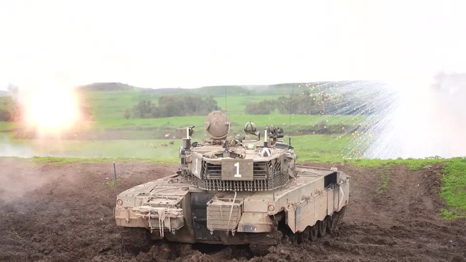 Militares realizam exercícios com tanques e helicópteros no norte de Israel / REUTERS