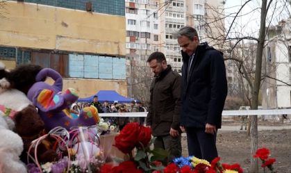 Ataque russo com míssil atingiu local a 500 metros de Zelensky e premiê grego