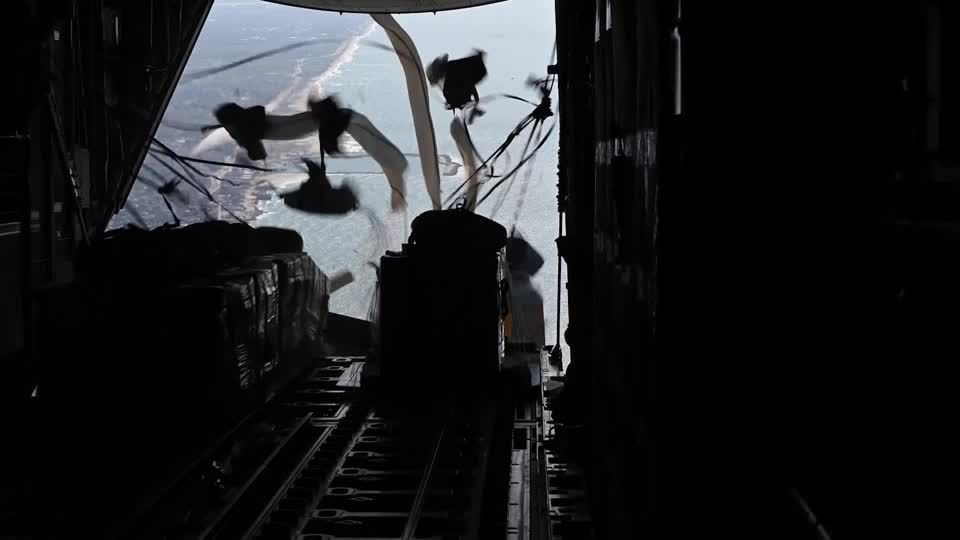 REFILE: U.S. and Jordan airdrop more aid to Gaza