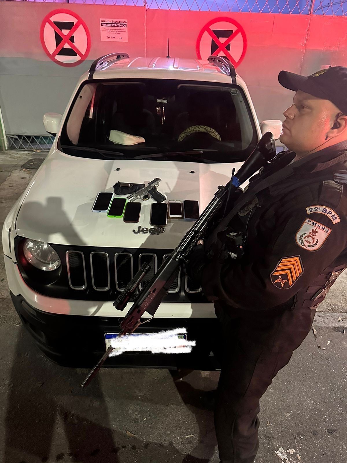 Material apreendido durante a prisão em flagrante da influencer / Divulgação/Polícia Militar