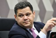 Governo vê movimento de Alcolumbre para derrubar Alexandre Silveira