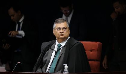 Dino manda PF concluir inquérito que investiga Renan Calheiros