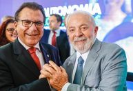 Ministro chama modelo de negócio de iFood e Mercado livre de 