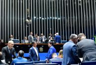 Senado se antecipa ao STF e aprova PEC das Drogas