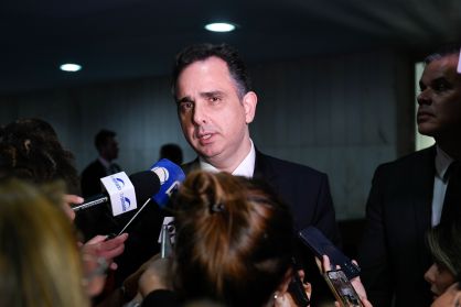 O presidente do Senado, Rodrigo Pacheco (PSD-MG), concede entrevista
