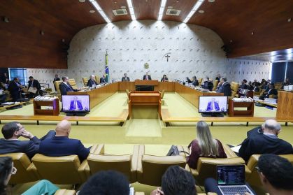 Sessão no plenário do STF
