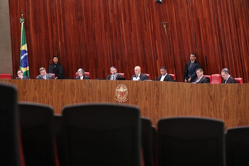 Sessão plenária do Tribunal Superior Eleitoral (TSE)