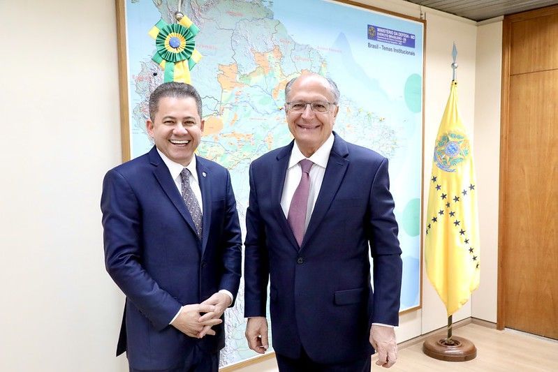 Vice-presidente da República, Geraldo Alckmin, durante reunião com o deputado federal Cezinha de Madureira (PSD-SP) em Brasília.