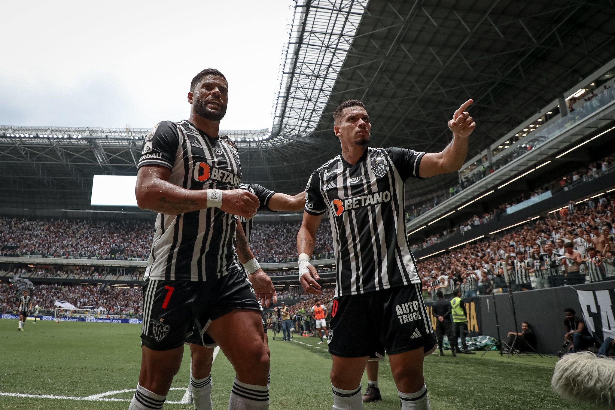 Hulk e Paulinho