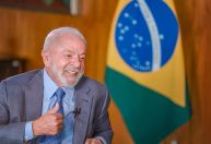 Lula diz que Petrobras não pode pensar só nos acionistas e fala em “choradeira do mercado”
