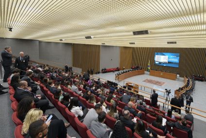 Ministro Humberto Martins vota a favor da transferência da pena de Robinho para o Brasil