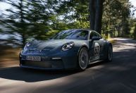 Porsche 911 híbrido terá tecnologia da F1 e será revelado ainda em 2024