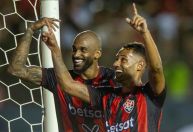 Vitória consegue virada histórica sobre o Bahia no jogo de ida da final do Baiano