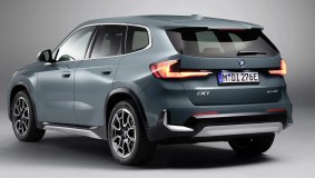 BMW iX1eDrive20 xLine traseira