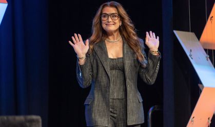 Brooke Shields, de "A Lagoa Azul", nega medo de envelhecer: "Estou acostumada"