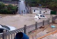 Chuva provoca estragos e jovem é arrastada por enxurrada no interior de SP