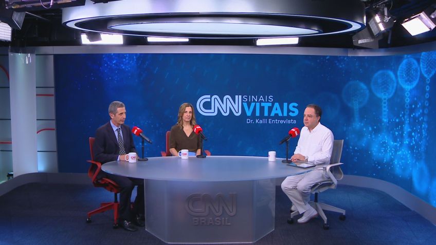 O pneumologista Geraldo Lorenzi Filho, diretor do Instituto do Sono do Incor, e a neurologista Dalva Poyares são os convidados do dr. Roberto Kalil desta semana, no “CNN Sinais Vitais – Dr. Kalil Entrevista”. / CNN Brasil/Reprodução
