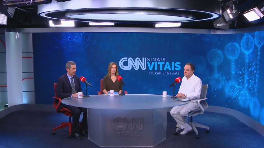 O pneumologista Geraldo Lorenzi Filho, diretor do Instituto do Sono do Incor, e a neurologista Dalva Poyares são os convidados do dr. Roberto Kalil desta semana, no “CNN Sinais Vitais – Dr. Kalil Entrevista”. / CNN Brasil/Reprodução