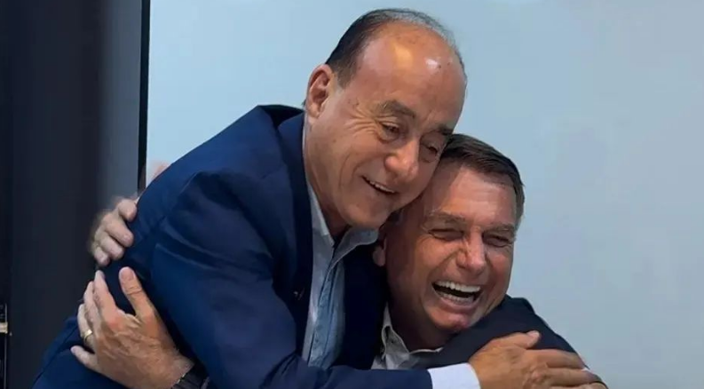 O prefeito de Rio Branco, Tião Bocalom (PL), e o ex-presidente Jair Bolsonaro (PL)