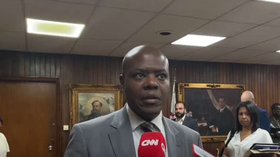 O ministro dos Direitos Humanos, Silvio Almeida