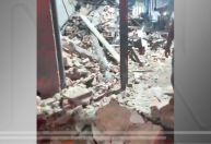 Casa desaba em cima de carro e atinge casal no Rio; mulher morre, e marido fica ferido